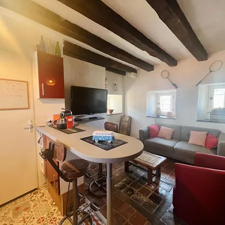 So British ! Atypique Et Sa Petite Terrasse Apartment Poitiers