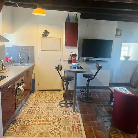 So British ! Atypique Et Sa Petite Terrasse