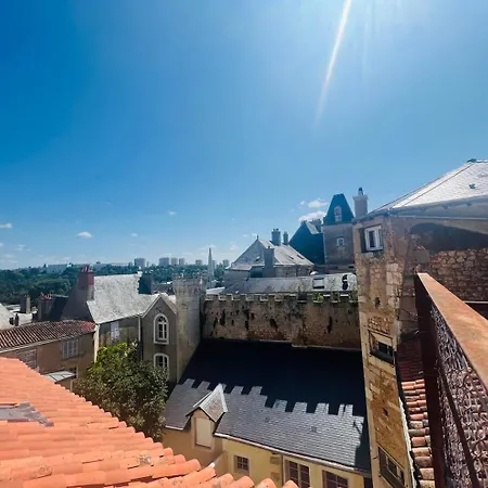 So British ! Atypique Et Sa Petite Terrasse Poitiers