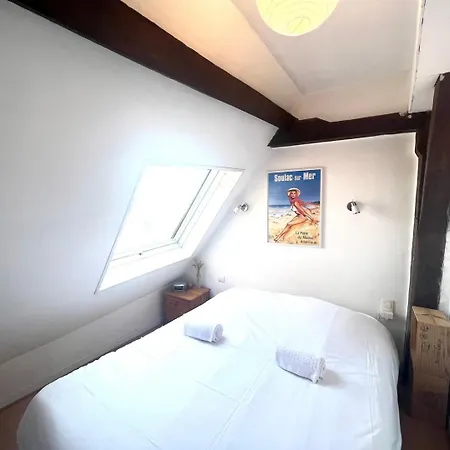 So British ! Atypique Et Sa Petite Terrasse アパート *