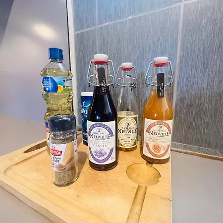 So British ! Atypique Et Sa Petite Terrasse * ポアティエ