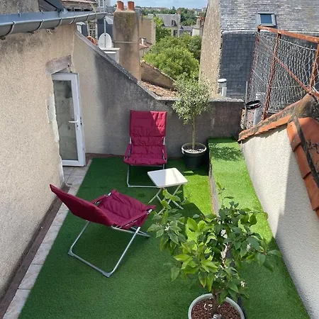 So British ! Atypique Et Sa Petite Terrasse Apartment