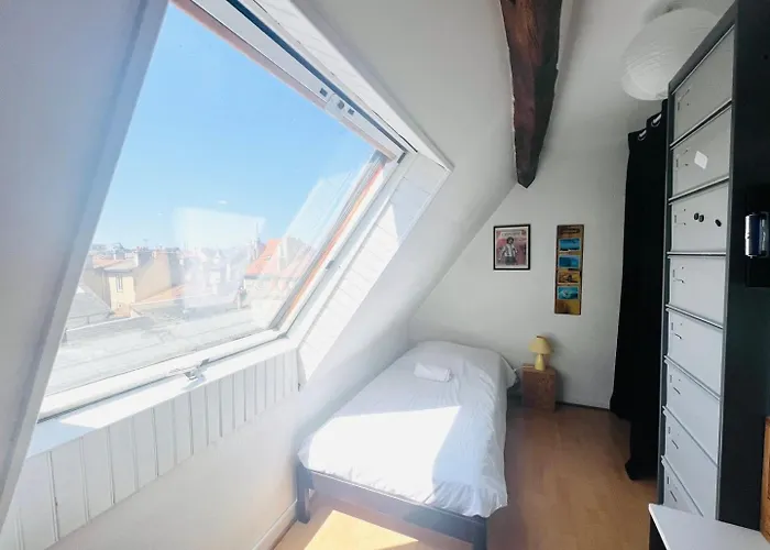 So British ! Atypique Et Sa Petite Terrasse アパート