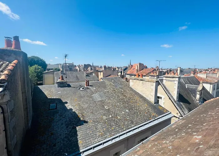 So British ! Atypique Et Sa Petite Terrasse Apartment Poitiers