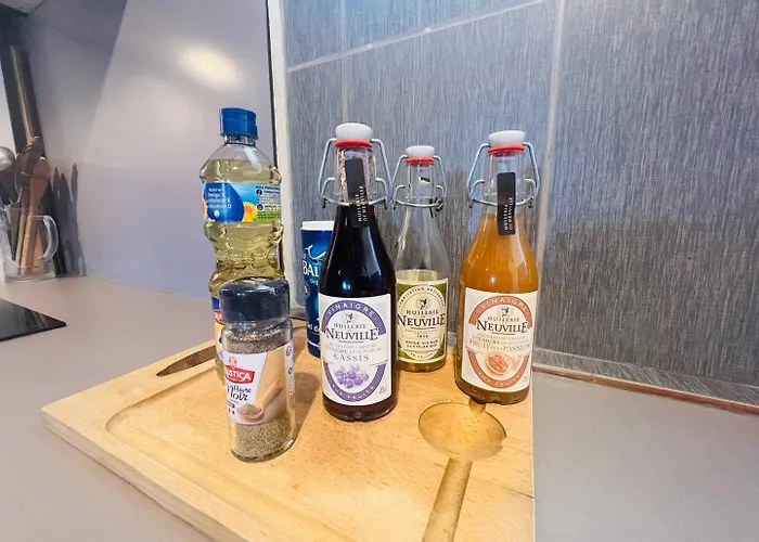 So British ! Atypique Et Sa Petite Terrasse * ポアティエ